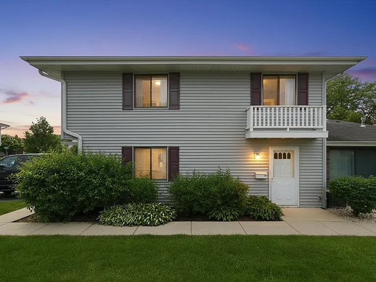 18 Dennis Ct #18 — Photo 2