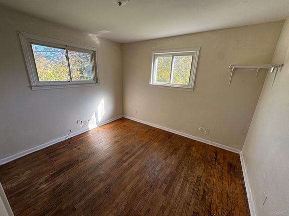 6th image of 3088 Schaefer St
