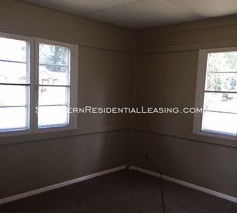 4th image of 64 Oakdale Ave