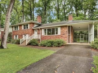 6400 Cavalier Corr, Falls Church, VA 22044