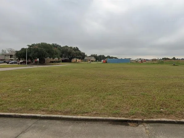 4124 Timber Leaf Ct, Pt Arthur, TX 77642