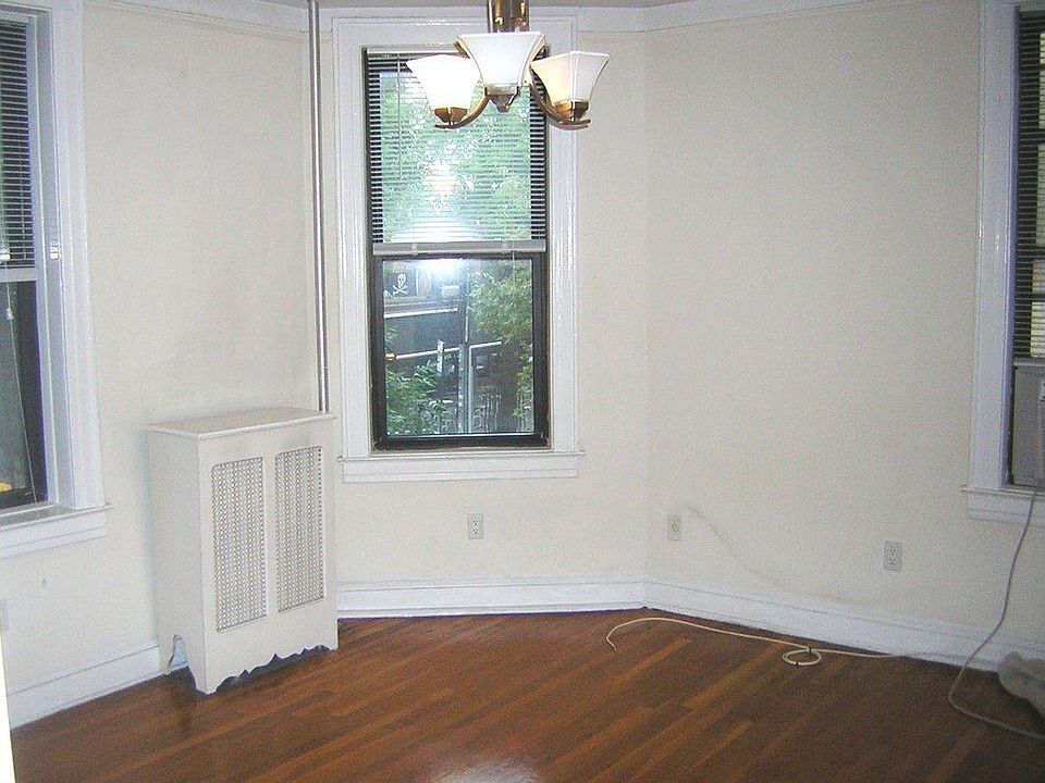 1st image of 3086 33rd St #2F