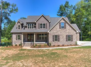 8002 Back 9 Dr, Stokesdale, NC 27357