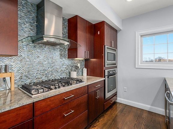 4th image of 572 Freeport St Unit 302