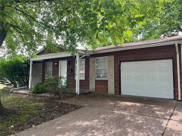 526 Haventree Dr, Hazelwood, MO 63042