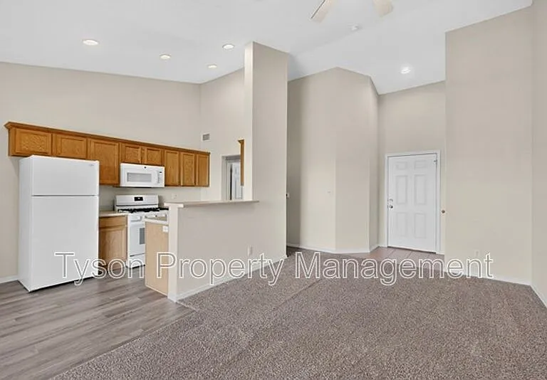 4209 Ridgeway Ct SE #D — Photo 2