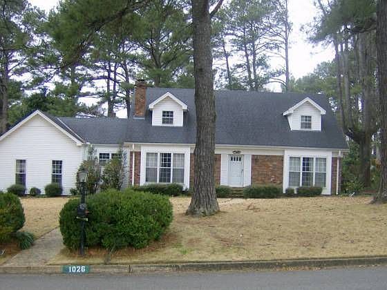 1st image of 1026 Meadow Ln N