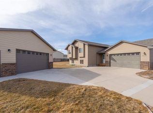 6052 Springfield Rd, Rapid City, SD 57703