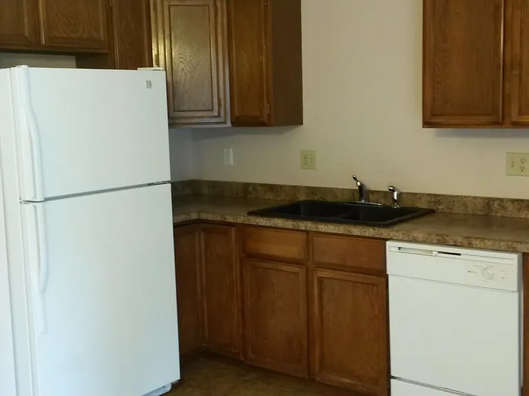 406 Ridges Blvd #15 — Photo 3