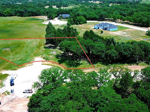 3rd image of 110 Big Cedar Ct
