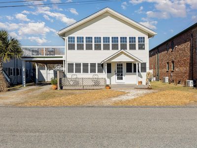 4518 Seaview St., North Myrtle Beach, SC, 29582