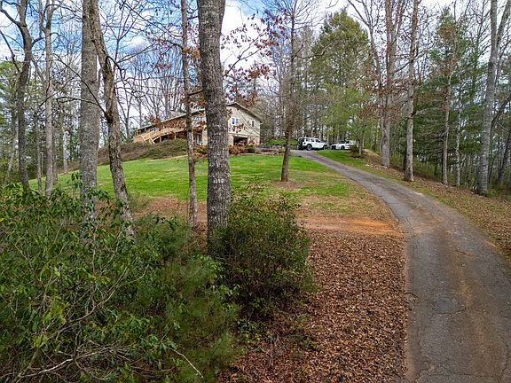 5th image of 421 Riverwood Dr