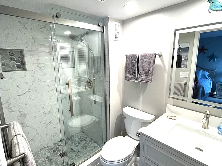 1250 N Portofino Dr #301 — Photo 10