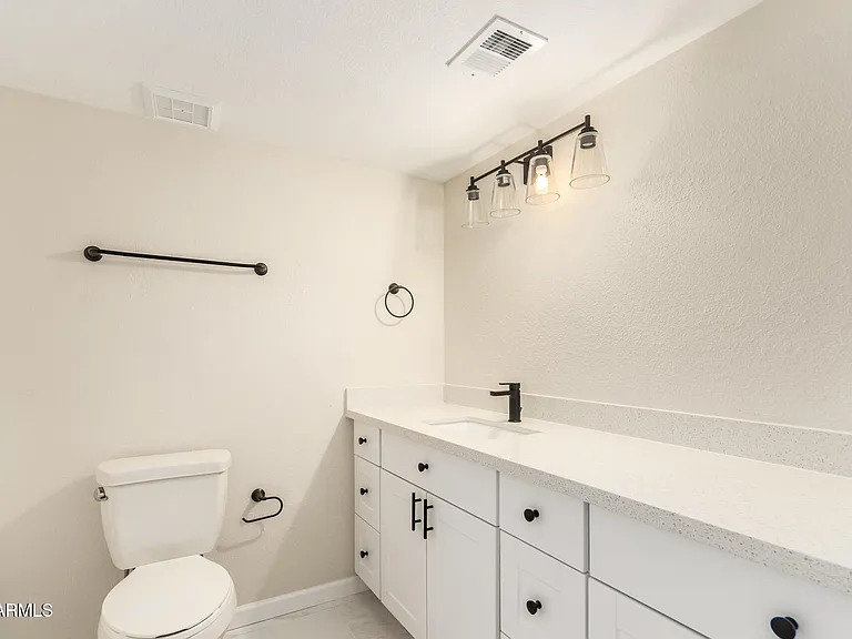 518 N Pepperwood Ct — Photo 16