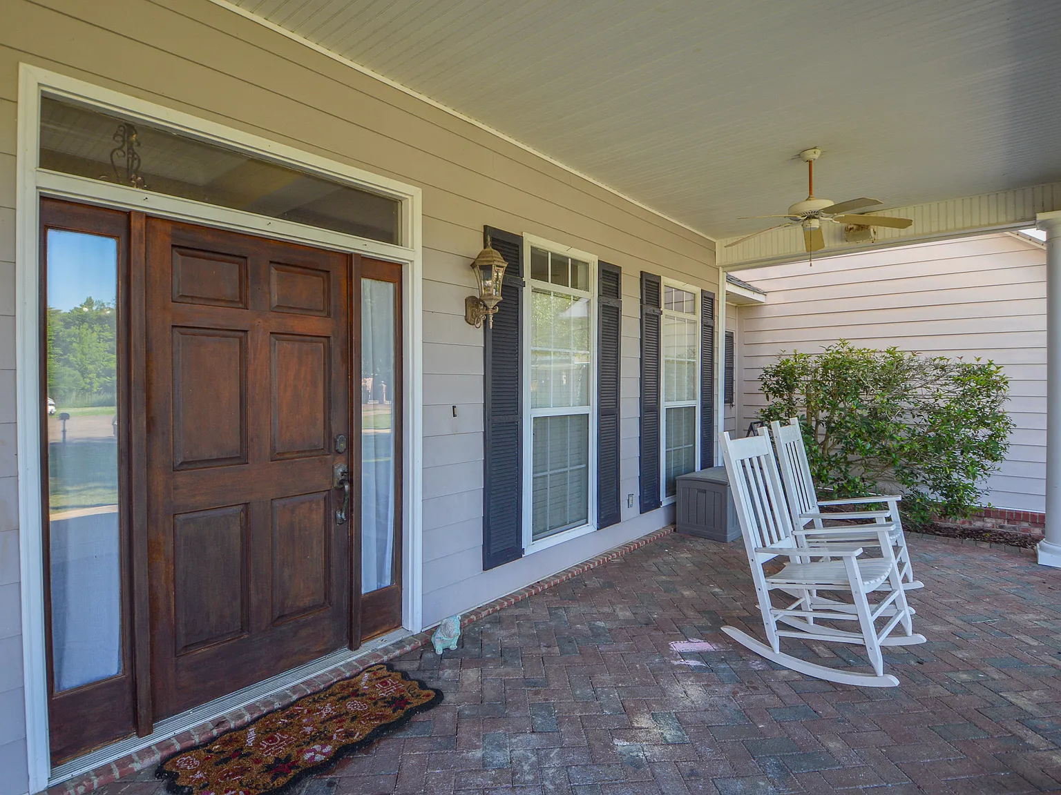 4 bed, 2770 sqft, $2,800 — Photo 2