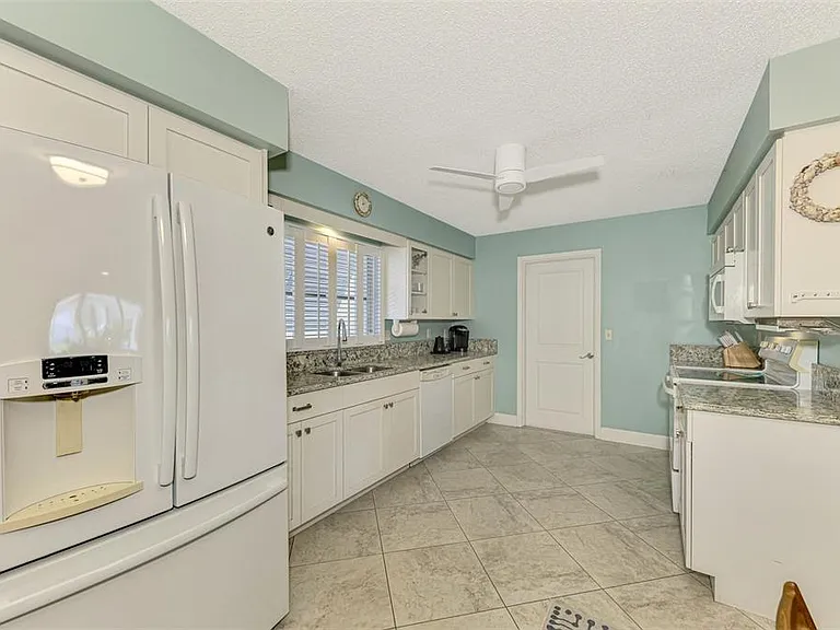 2643 Lear Rd — Photo 6
