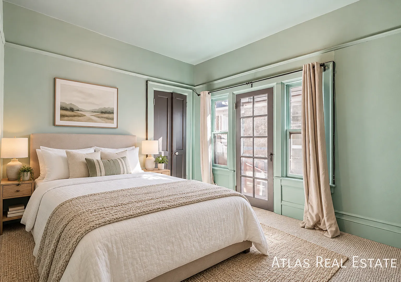 One Month Free! Renovated 2-Bedroom Capitol Hill Apartment Near Cheesman Park — Photo 2