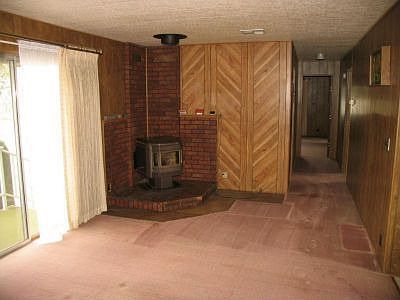Den- with pellet stove