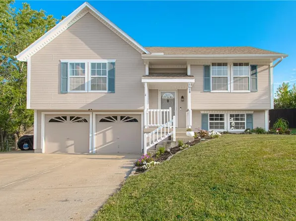 1618 W Pelham Path, Raymore, MO 64083