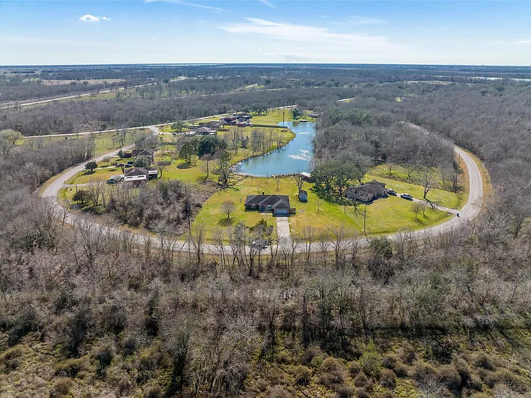 140 Lakewood Dr — Photo 39