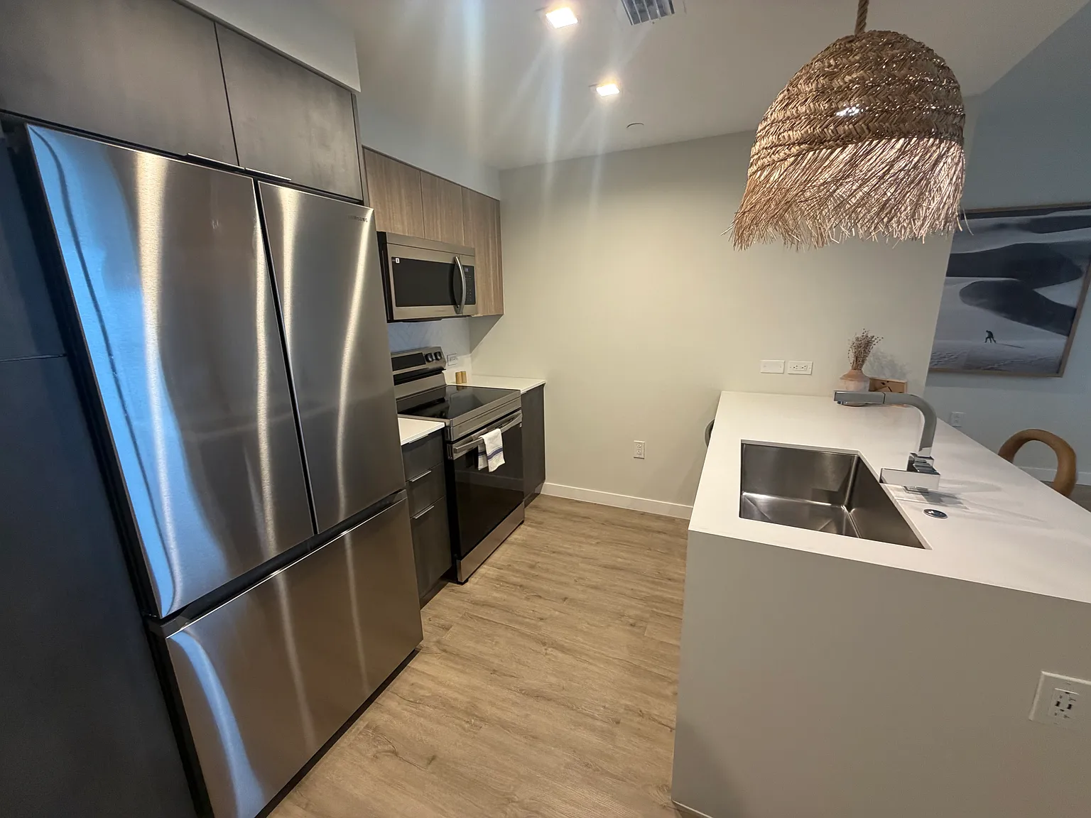1 bed, 667 sqft, $2,760 — Photo 1