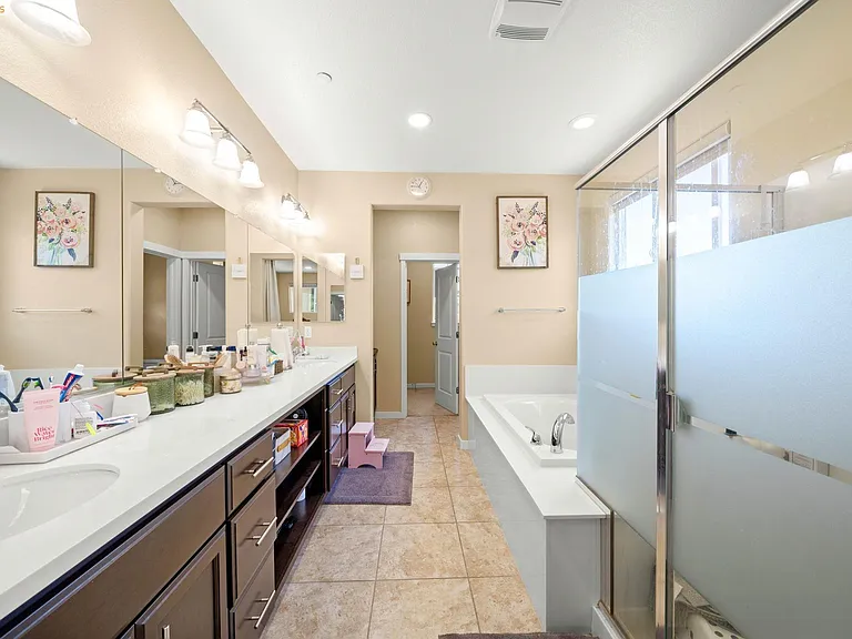 339 Emory Ct — Photo 17