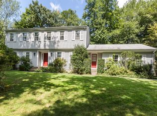 6 Trommel Dr, Mahwah, NJ 07430