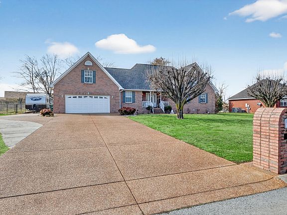3rd image of 104 Grassmere Ct