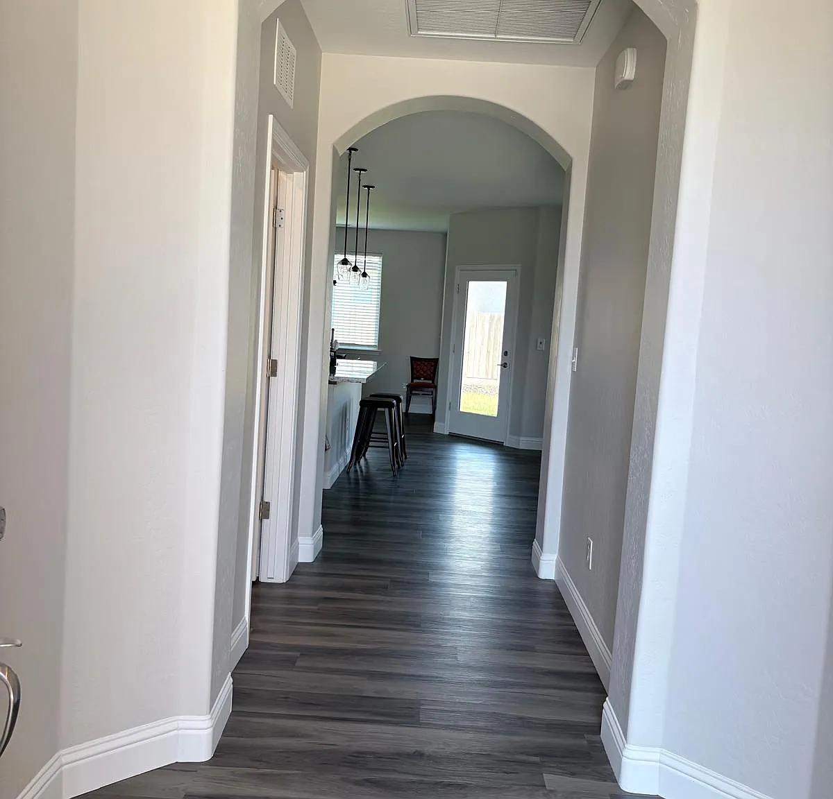 4 bed, 1618 sqft, $650 — Photo 1