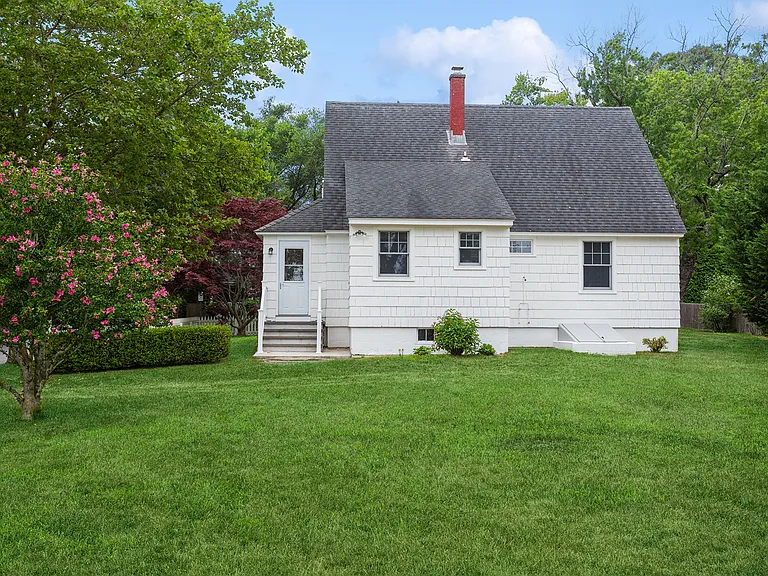 143 Bay St — Photo 3