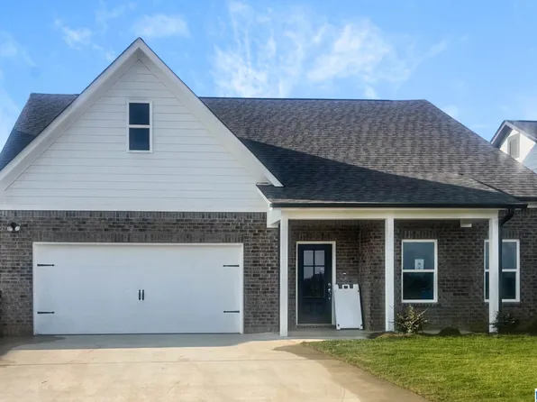 290 Camellia Ln, Pell City, AL 35128