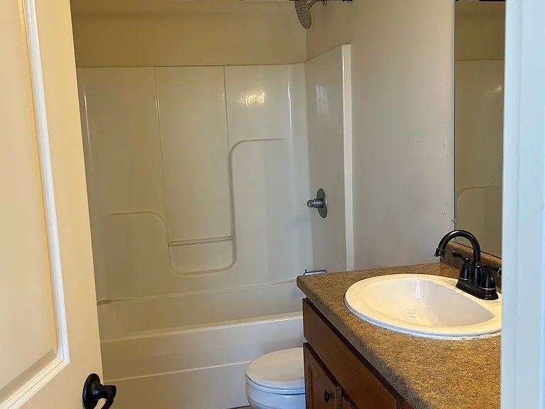 912 N Central St #301 — Photo 1