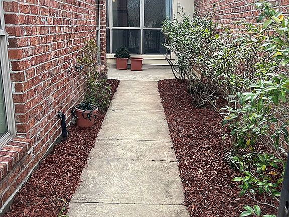 2nd image of 5360 Courtyard Dr