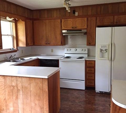 3rd image of 439 Buena Vista Rd