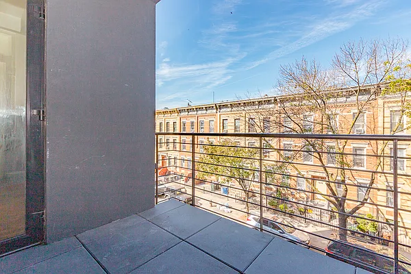 Rented by MySpaceNYC | media 38