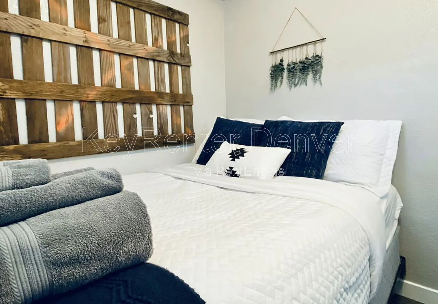 2 bed, 1.0 bath, $1,800 — Photo 3