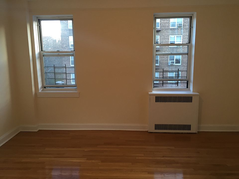 2nd image of 14725 72nd Ave