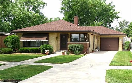 1st image of 4820 Oak Center Dr