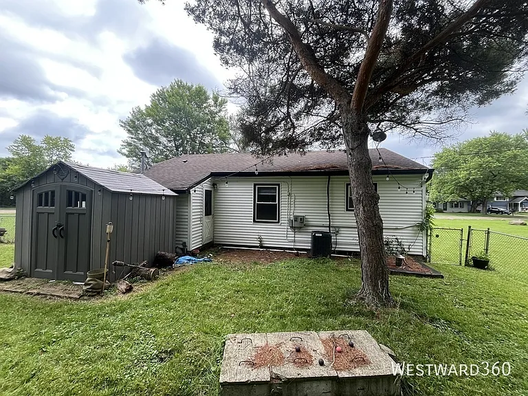 1104 Isabel Dr — Photo 33