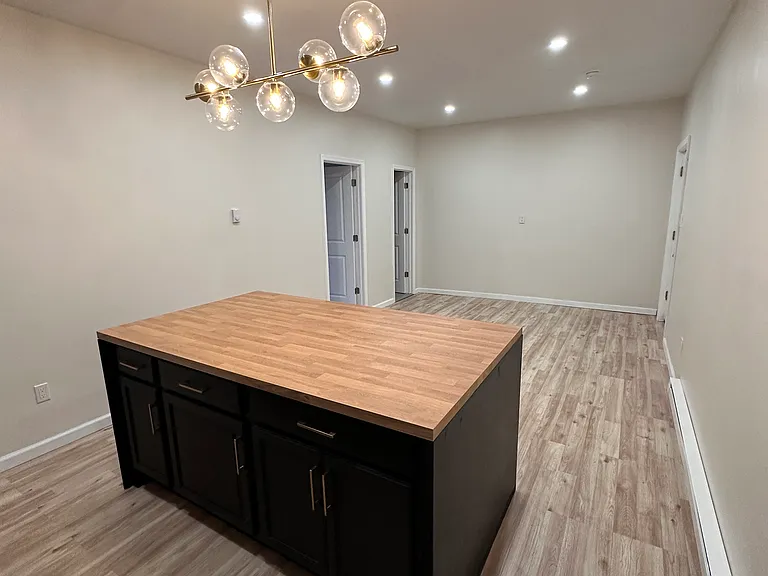 129 Pike St #3 — Photo 3