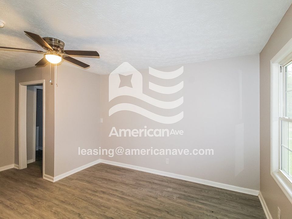 1939047_003_living_room_13650252.jpg