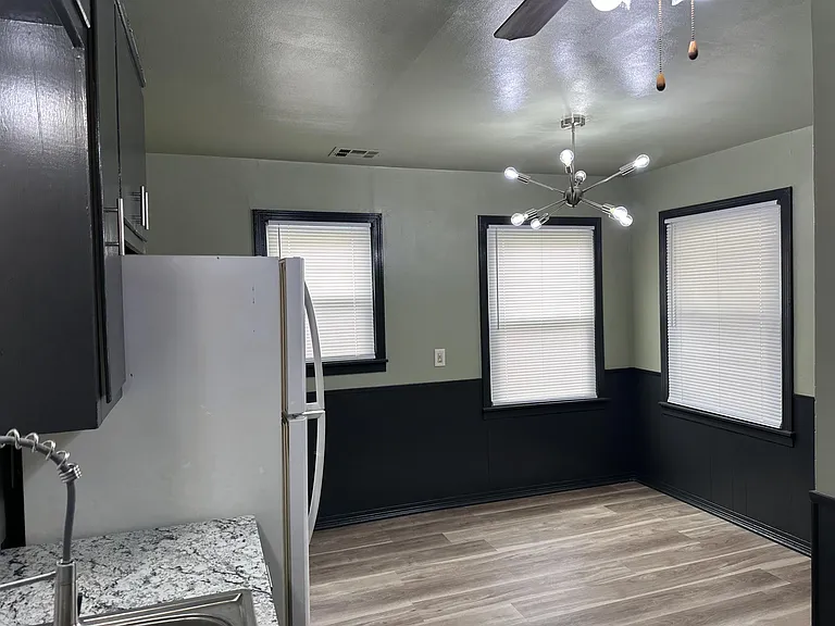 811 W Rush Ave — Photo 10