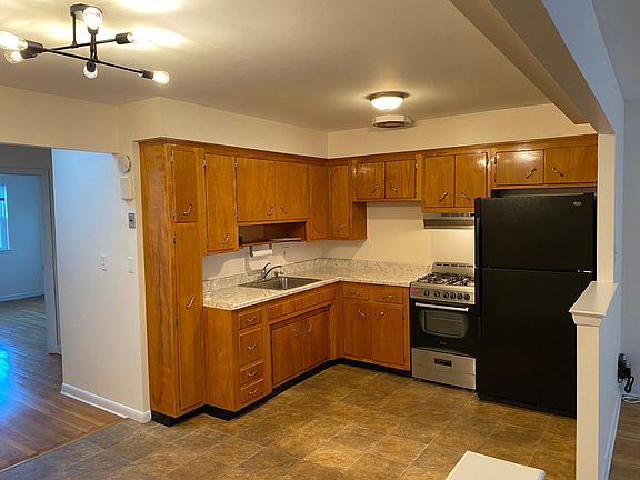 4th image of 5954 68th St Floor 2