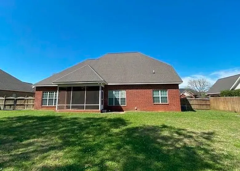4 bed, 2510 sqft, $2,495 — Photo 3