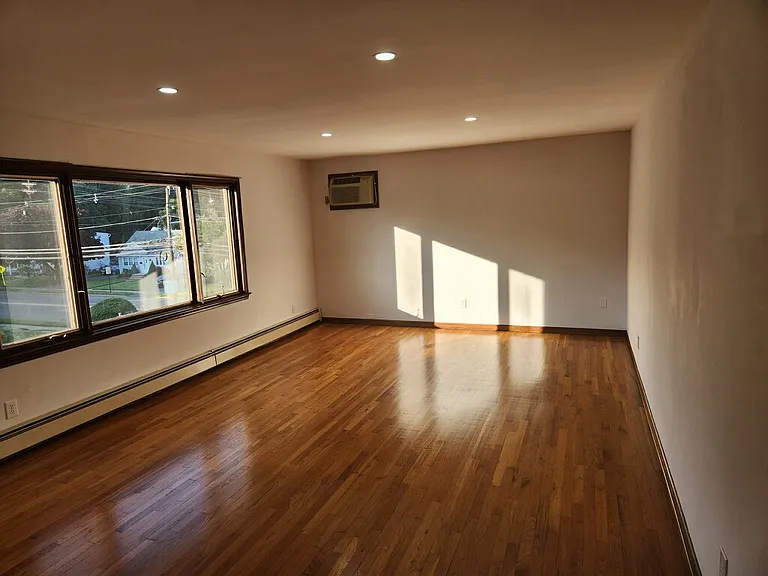 212 Falmouth Ave #2 — Photo 2