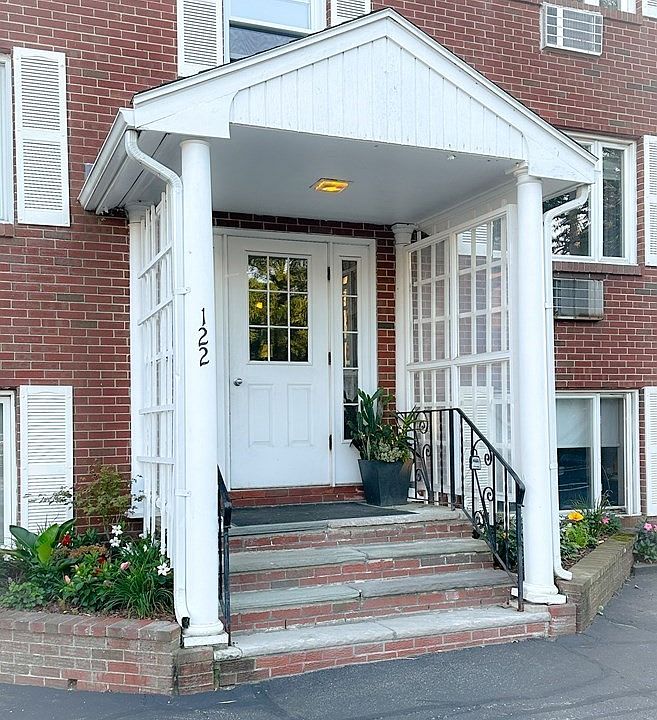 1st image of 122 Decatur St APT 1