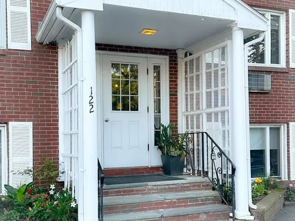 122 Decatur St APT 1, Arlington, MA 02474