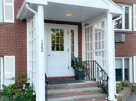 122 Decatur St, Arlington, MA