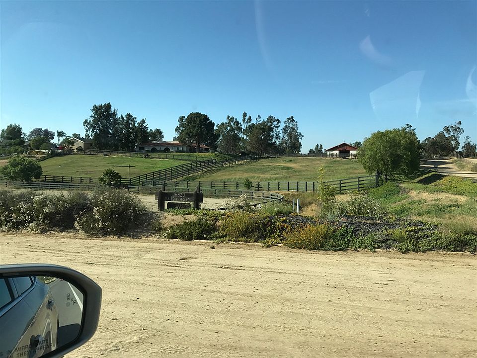 2nd image of 41620 Via Lilia Rd