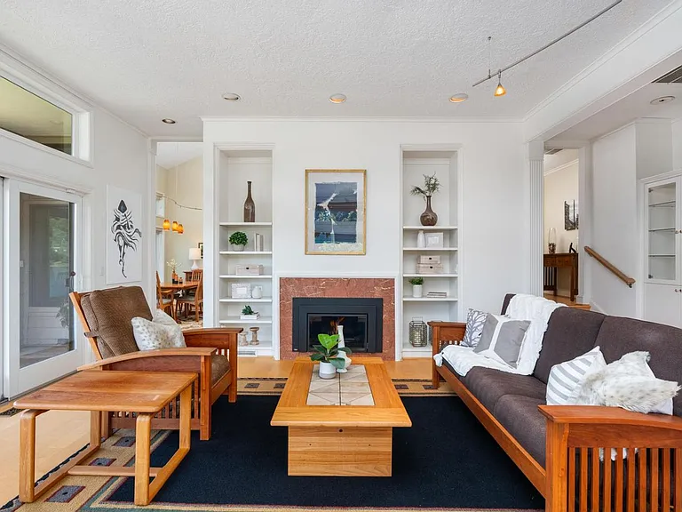 318 SE Spokane St #3 — Photo 6